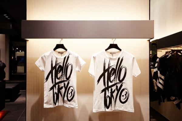 Y-3が表参道ヒルズに国内最大店舗をオープン、限定Tも発売