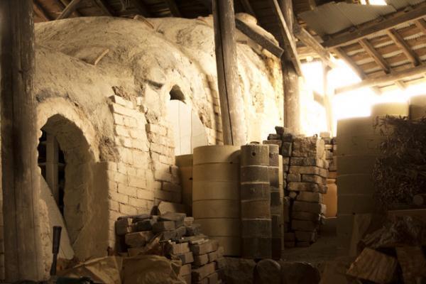 因州・中井窯ー引き算で生まれた緑・白・黒の器【鳥取の旅 vol.2】