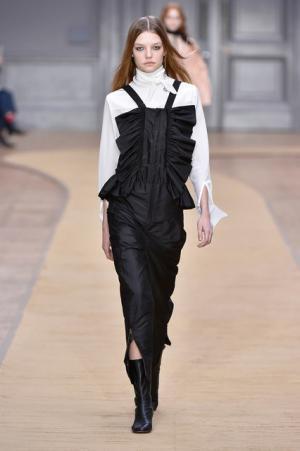 荒野をノマディックに旅するクロエのワードローブ【16-17AWウィメンズ】