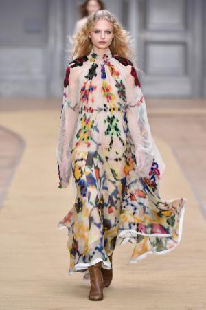 荒野をノマディックに旅するクロエのワードローブ【16-17AWウィメンズ】