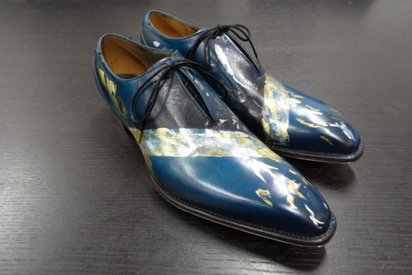 銀座三越のシューズアトリエ、“金”をテーマにカラーオーダー会を実施