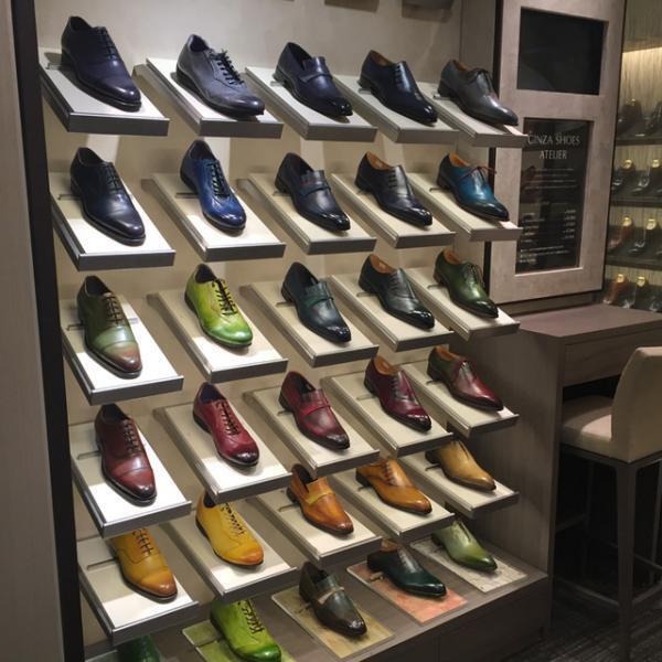 銀座三越のシューズアトリエ、“金”をテーマにカラーオーダー会を実施