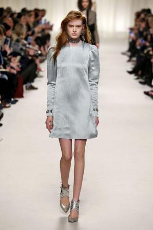 ランバン、ジャンヌ・ランバンの美学に思いを馳せ紡ぐエレガンス【2016-17秋冬ウィメンズ】