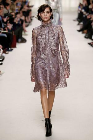 ランバン、ジャンヌ・ランバンの美学に思いを馳せ紡ぐエレガンス【2016-17秋冬ウィメンズ】