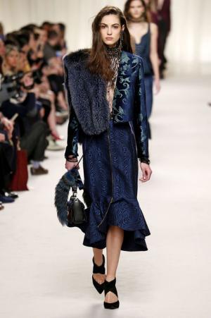 ランバン、ジャンヌ・ランバンの美学に思いを馳せ紡ぐエレガンス【2016-17秋冬ウィメンズ】