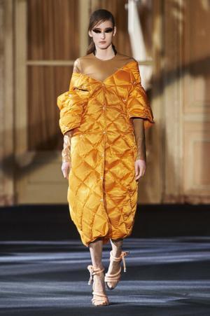 70年代ガレージロックに着想を得たアクネ ストゥディオズのフリースタイル【16-17AWウィメンズ】