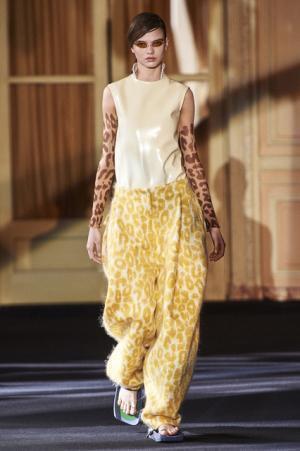 70年代ガレージロックに着想を得たアクネ ストゥディオズのフリースタイル【16-17AWウィメンズ】