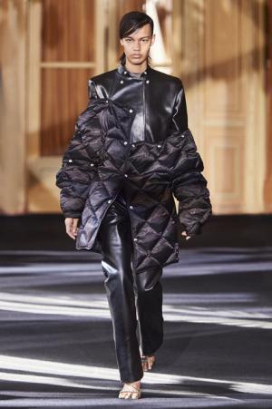 70年代ガレージロックに着想を得たアクネ ストゥディオズのフリースタイル【16-17AWウィメンズ】