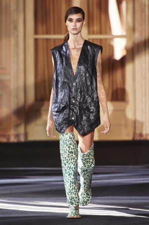 70年代ガレージロックに着想を得たアクネ ストゥディオズのフリースタイル【16-17AWウィメンズ】