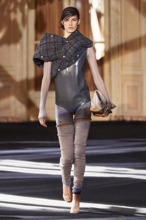 70年代ガレージロックに着想を得たアクネ ストゥディオズのフリースタイル【16-17AWウィメンズ】