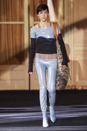 70年代ガレージロックに着想を得たアクネ ストゥディオズのフリースタイル【16-17AWウィメンズ】