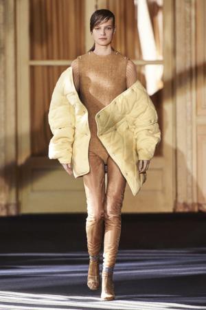 70年代ガレージロックに着想を得たアクネ ストゥディオズのフリースタイル【16-17AWウィメンズ】