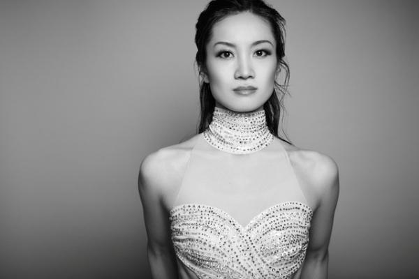 VOGUE JAPANが選ぶTAO、荒川静香ら6人の女性の“美”を撮りおろした写真展をNEWoManで開催