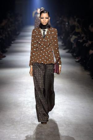 芸術家たちのミューズ・カサッティ侯爵夫人のエキセントリック魂を継ぐドリス ヴァン ノッテン【16-17AWウィメンズ】