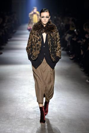 芸術家たちのミューズ・カサッティ侯爵夫人のエキセントリック魂を継ぐドリス ヴァン ノッテン【16-17AWウィメンズ】