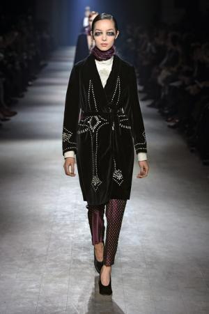 芸術家たちのミューズ・カサッティ侯爵夫人のエキセントリック魂を継ぐドリス ヴァン ノッテン【16-17AWウィメンズ】