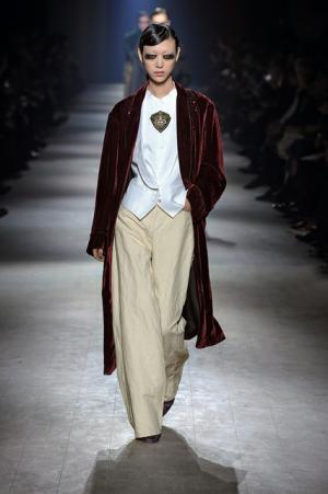 芸術家たちのミューズ・カサッティ侯爵夫人のエキセントリック魂を継ぐドリス ヴァン ノッテン【16-17AWウィメンズ】