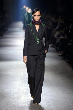 芸術家たちのミューズ・カサッティ侯爵夫人のエキセントリック魂を継ぐドリス ヴァン ノッテン【16-17AWウィメンズ】