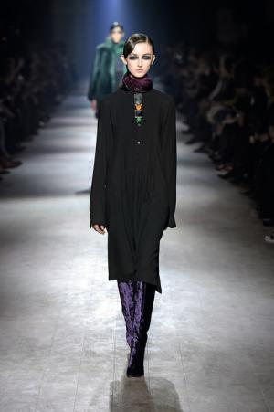 芸術家たちのミューズ・カサッティ侯爵夫人のエキセントリック魂を継ぐドリス ヴァン ノッテン【16-17AWウィメンズ】