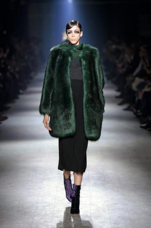 芸術家たちのミューズ・カサッティ侯爵夫人のエキセントリック魂を継ぐドリス ヴァン ノッテン【16-17AWウィメンズ】