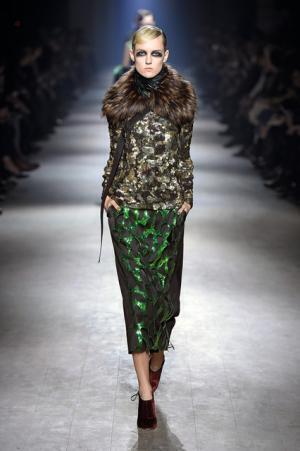 芸術家たちのミューズ・カサッティ侯爵夫人のエキセントリック魂を継ぐドリス ヴァン ノッテン【16-17AWウィメンズ】