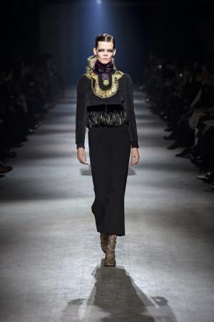 芸術家たちのミューズ・カサッティ侯爵夫人のエキセントリック魂を継ぐドリス ヴァン ノッテン【16-17AWウィメンズ】