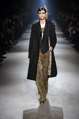 芸術家たちのミューズ・カサッティ侯爵夫人のエキセントリック魂を継ぐドリス ヴァン ノッテン【16-17AWウィメンズ】