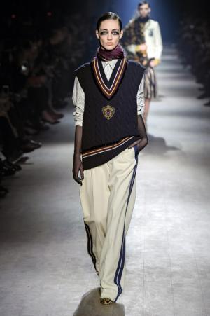 芸術家たちのミューズ・カサッティ侯爵夫人のエキセントリック魂を継ぐドリス ヴァン ノッテン【16-17AWウィメンズ】