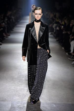 芸術家たちのミューズ・カサッティ侯爵夫人のエキセントリック魂を継ぐドリス ヴァン ノッテン【16-17AWウィメンズ】