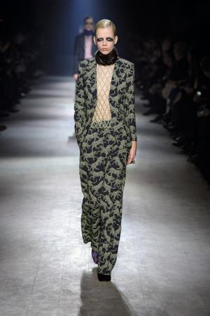 芸術家たちのミューズ・カサッティ侯爵夫人のエキセントリック魂を継ぐドリス ヴァン ノッテン【16-17AWウィメンズ】