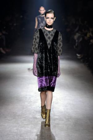 芸術家たちのミューズ・カサッティ侯爵夫人のエキセントリック魂を継ぐドリス ヴァン ノッテン【16-17AWウィメンズ】