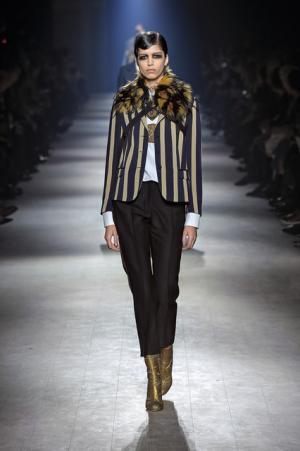 芸術家たちのミューズ・カサッティ侯爵夫人のエキセントリック魂を継ぐドリス ヴァン ノッテン【16-17AWウィメンズ】