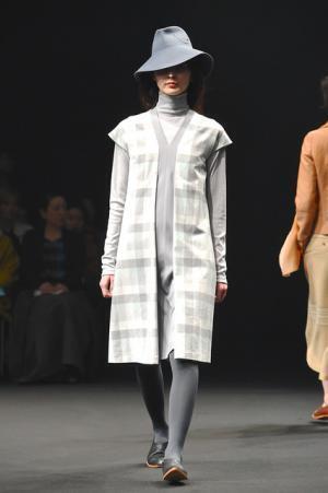 まとふ、日本の美意識に根付くおぼろを尊ぶ【16-17AWウィメンズ】