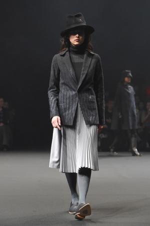 まとふ、日本の美意識に根付くおぼろを尊ぶ【16-17AWウィメンズ】