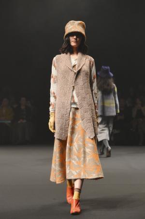 まとふ、日本の美意識に根付くおぼろを尊ぶ【16-17AWウィメンズ】