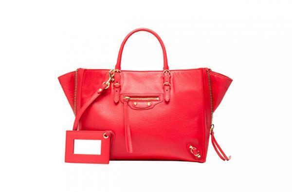 バレンシアガ 青山限定、紙袋からインスピレーションを得たバッグ「ペーパー」の新作発売