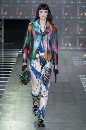 パリコレクション俯瞰、過去、現在、未来へ【2016春夏 Paris collection：横井由利】