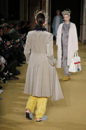 交錯する時代と、脱構築から香るアンダーカバーのノスタルジア【16-17AWウィメンズ】