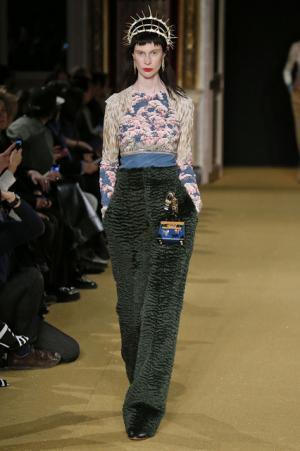 交錯する時代と、脱構築から香るアンダーカバーのノスタルジア【16-17AWウィメンズ】