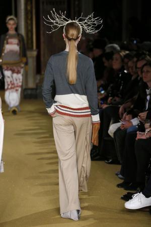 交錯する時代と、脱構築から香るアンダーカバーのノスタルジア【16-17AWウィメンズ】