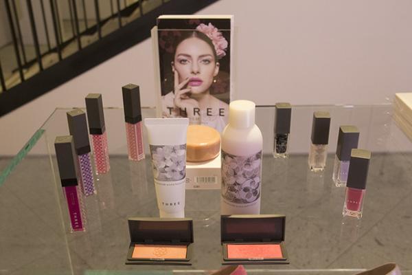 “桜”がテーマ、イセタンサローネが1周年イベントを開催。ピンク色に染まったスペシャルなアイテムが登場