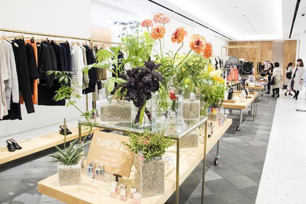 “桜”がテーマ、イセタンサローネが1周年イベントを開催。ピンク色に染まったスペシャルなアイテムが登場