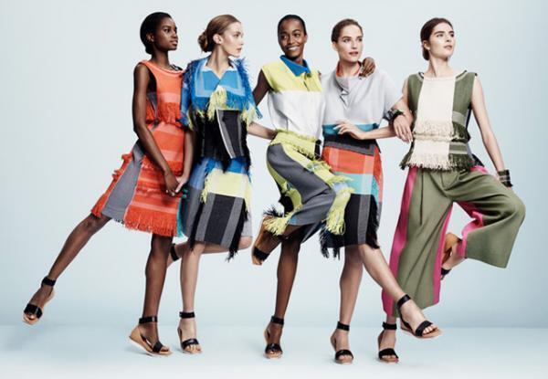 イッセイ ミヤケが新宿伊勢丹など国内4ヶ所でポップアップ開催、会場には松本秋則による“音の出る木”を設置