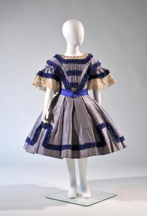 子ども服の歴史を紐解く「こどもとファッション ―小さな人たちへのまなざし」が神戸で開催