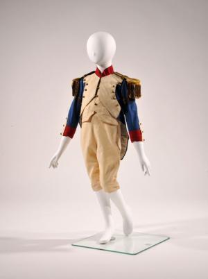 子ども服の歴史を紐解く「こどもとファッション ―小さな人たちへのまなざし」が神戸で開催