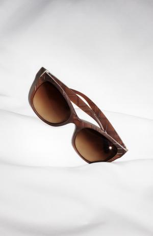 バーバリー新作アイウエアは、ブランドを象徴する“ハウスチェック”をモダンにアレンジ