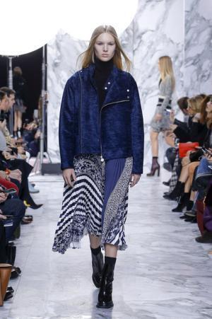 カルヴェンのミューズはヒマラヤをバイクで旅するパリジェンヌ【16-17AWウィメンズ】