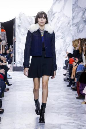 カルヴェンのミューズはヒマラヤをバイクで旅するパリジェンヌ【16-17AWウィメンズ】