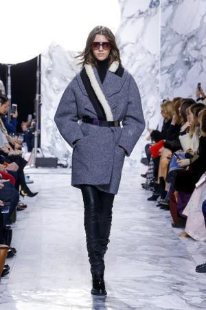 カルヴェンのミューズはヒマラヤをバイクで旅するパリジェンヌ【16-17AWウィメンズ】