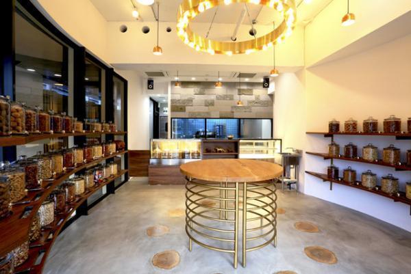 ナッツ専門店グルーヴィナッツが鎌倉に2号店をオープン、ご当地フレーバー“バーニャカウダナッツ”など